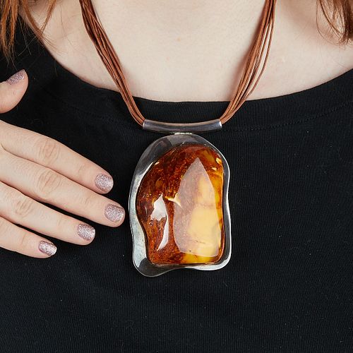 Sterling Silver Necklace w/ Amber Pendant