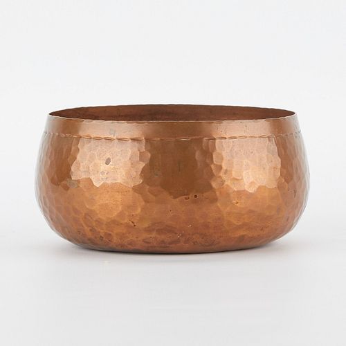 Arts & Crafts Roycroft Hammered Copper Bowl