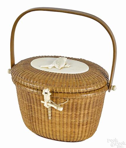 Jose Formoso Reyes, Nantucket basket purse, dated 1964, the lid with an applied bone plaque