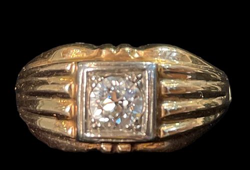 Men's 14K Gold & Approx .50 Carat Diamond Solitaire Ring 