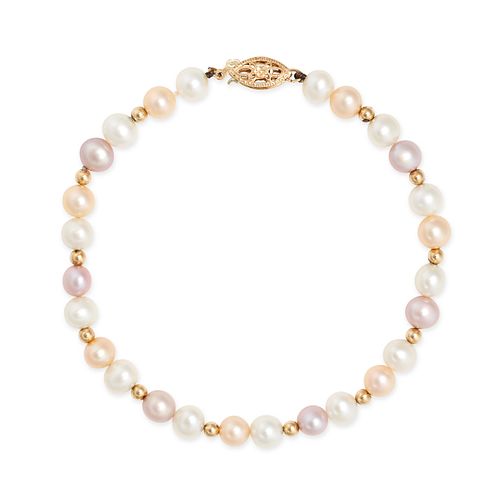 NO RESERVE - A PINK AND WHITE PEARL BRACELET in 14ct yellow gold, comprising a single row of pink...
