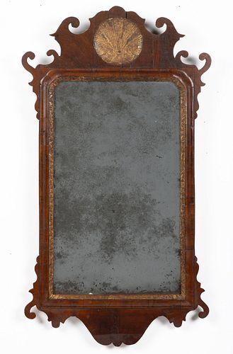 AMERICAN / ENGLISH CHIPPENDALE MAHOGANY LOOKING GLASS / WALL MIRROR