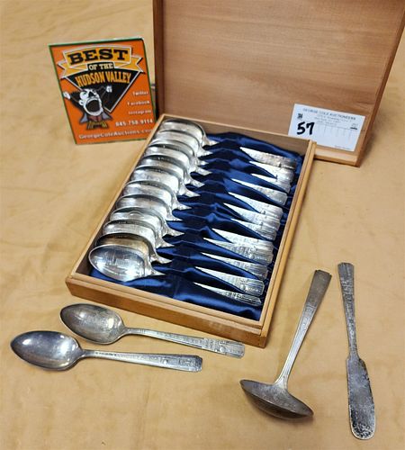 BX'D SET 12 1939 WORLD'S FAIR TEASPOONS AND 2 OTHERS GRAVY LADEL AND BUTTER KNIFE