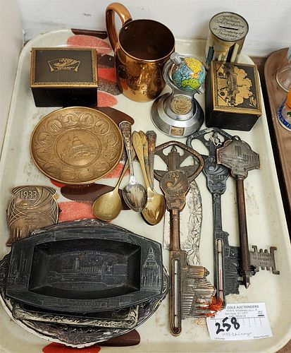 TRAY 1933 CENTURY OF PROGRESS CHICAGO WORLDS FAIR ITEMS METAL TRAYS, KEYS TO THE CITY, PAPER CLIP, SPOONS, BANK, BX'S, GLOBE PAPER WEIGHT ETC