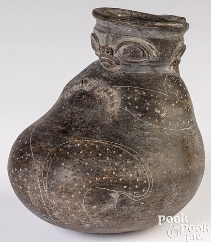 Chimu pottery effigy vessel