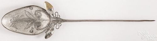 Ornate Peruvian engraved silver manta pin, 19th c.