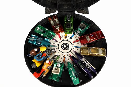 1967-1970 Mattel Hot Wheels Cars & Carry Case (12)