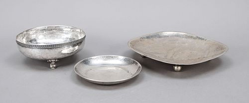 Three bowls, 20th century, diff