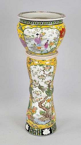 Imari cachepot on flower column fam