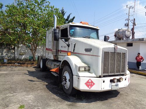 Tractocamion Kenworth T800 2001