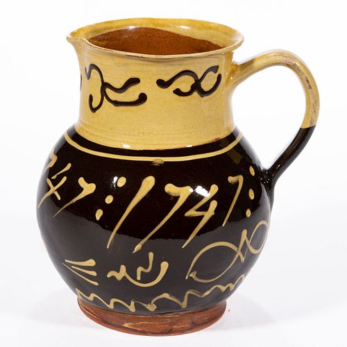 MICHELLE ERICKSON (VIRGINIA, B. 1960) REPRODUCTION STAFFORDSHIRE-STYLE SLIP-DECORATED EARTHENWARE / REDWARE JUG / PITCHER