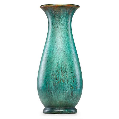 CLEWELL Massive copper-clad floor vase