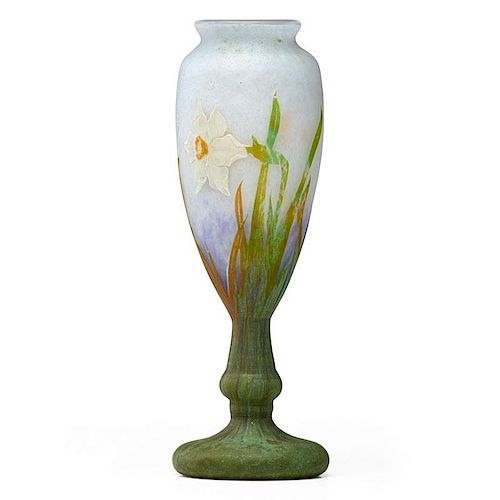 DAUM Fine vase with daffodils