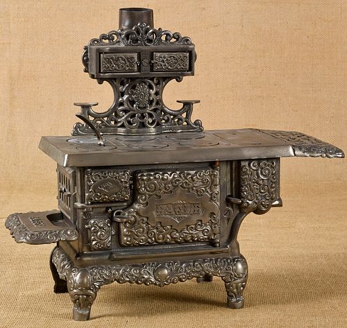 Hubley cast iron and nickel Eagle toy stove, 15