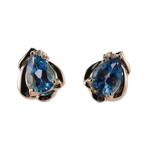 14k Gold Diamond Aquamarine Stud Earrings