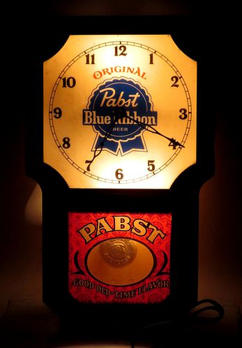 1972 Pabst Blue Ribbon Beer Pendulum Clock Clock 