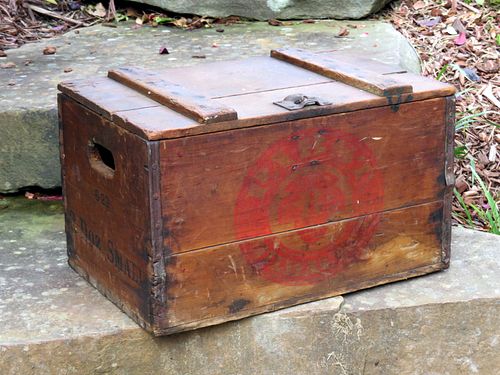 1910 Pabst Breweries Lidded Wooden Crate 