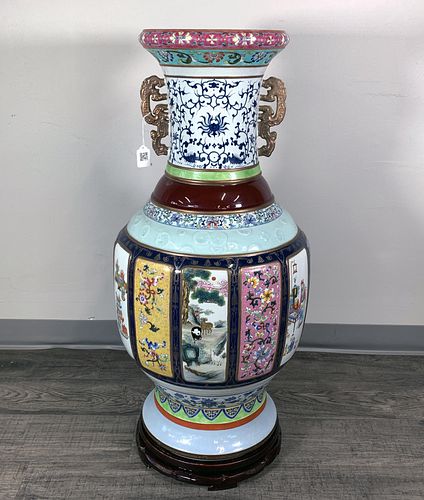CHINESE PALACE VASE ON ROTATING STAND
