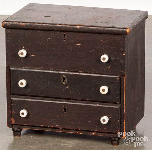 Stained pine dresser box, 19th c.