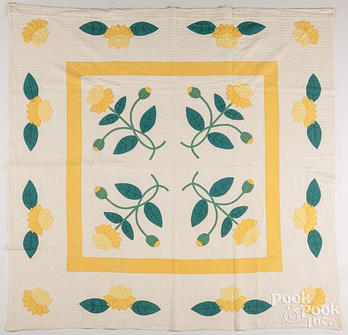 Floral appliqué quilt, early 20th c.