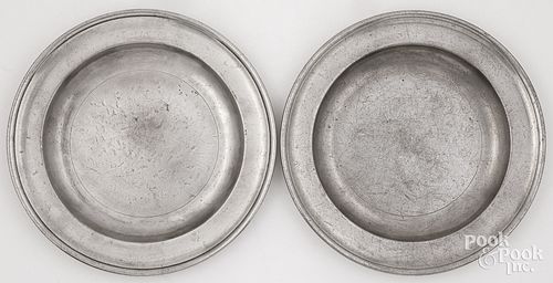 Two New York pewter plates, 18th c.