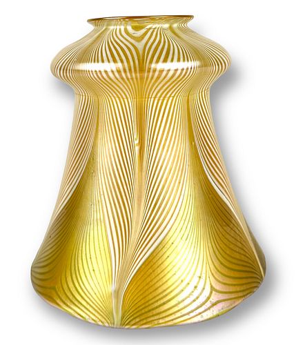Quezal Pulled Feather Glass Lamp Shade
