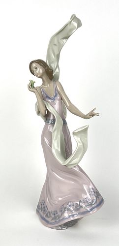 Lladro "Wind of Peace" #6251 Figurine