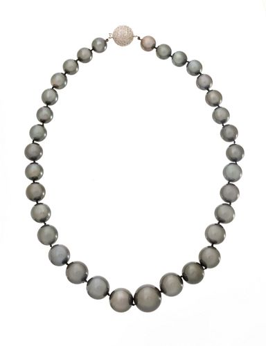 Graduated Black Pearl Necklace, L 18'' 99.8g