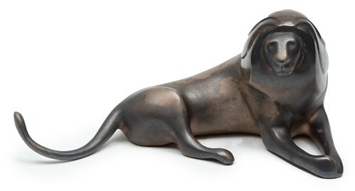 Loet Vanderveen (American/Dutch, 1921-2015) Pure Silver Sculpture, Recumbent Lion, H 3.5'' L 8'' 36t oz