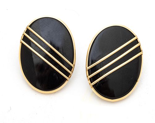 Gold And Onyx Earings H 1'' 6.8g