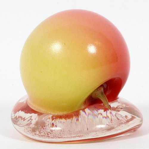 NEW ENGLAND GLASS COMPANY APPLE-FORM PAPERWEIGHT