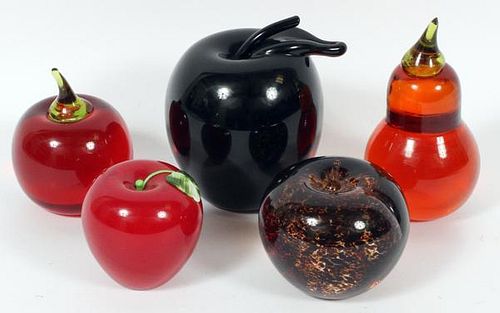 GROUP OF ART-GLASS FRUIT-FORM PAPERWEIGHTS 5 PIECES
