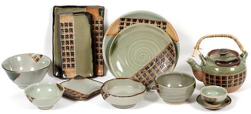 JAPANESE POTTERY DINNERWARE NINETY-TWO PIECES