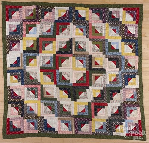 Pieced log cabin quilt, late 19th c., 90'' x 88''.