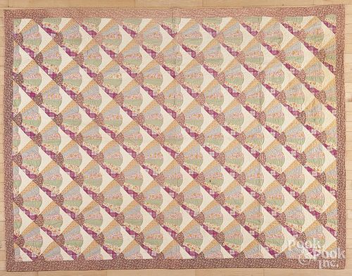 Pieced fan quilt, early 20th c., 89'' x 69''.