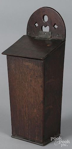 English oak hanging box, ca. 1800, 17 1/2'' h.