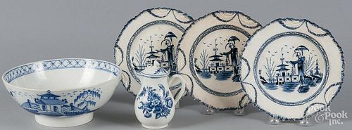 Three pearlware plates with chinoiserie decoration, 7 7/8'' dia., together with a large bowl