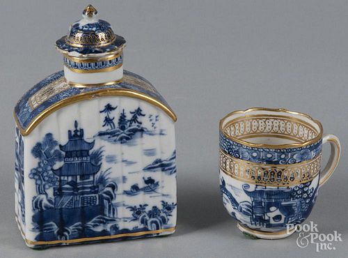 Chinese export porcelain blue and white tea caddy, 5 1/4'' h., and cup, 2 1/2'' h.