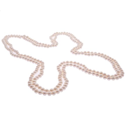 Long Continuous Strand of Cultured Pearls