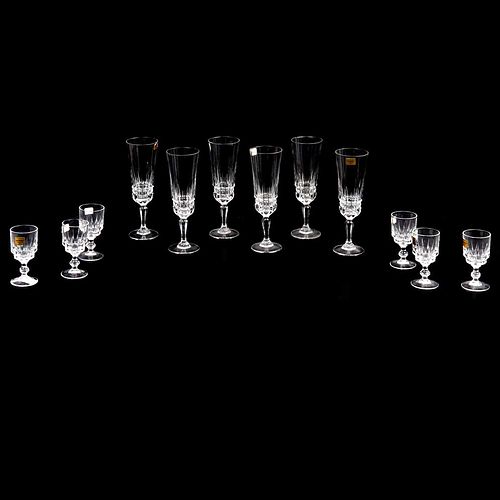 JUEGO DE COPAS FRANCIA SIGLO XX Elaboradas en cristal transparente D´ARQUES De la marca Luminarc Diseños facetados  Serv...