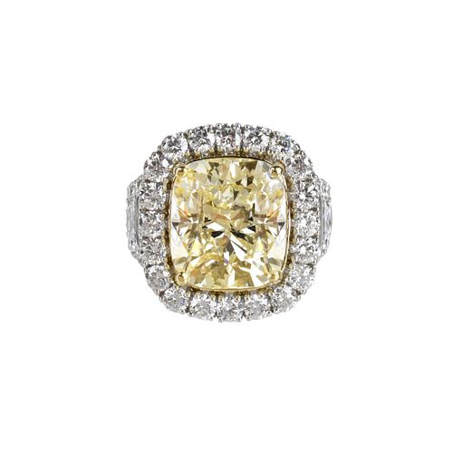10.02ct Fancy Light Yellow Diamond Ring