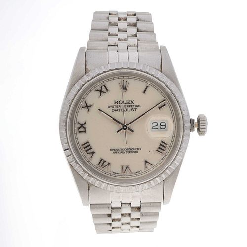 Reloj Rolex Date Just modelo 16220. Movimiento automatico. Caja en acero de 35 mm. Carátula color blanco con índices de número...
