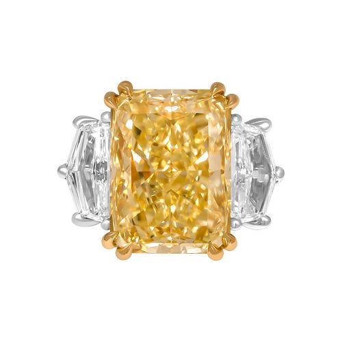 GIA Certified 11.18ct Natural Diamond Fancy Light Yellow Even VVS2 Radiant Shape Three-Stone