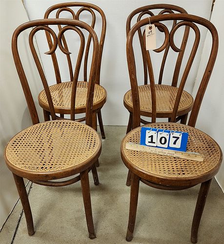 SET 4 BENTWOOD CHAIRS