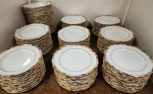 LOT 154 PC COPELAND SPODE FROM T. GOODE & CO. LONDON 127 DINNER PLATES 10-1/4" DIAM AND 27 SOUP 10-1/2" DIAM (1 SOUP HAS A STAIN ON RIM) NO CHIPS