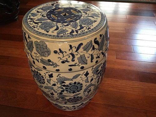 A Fine Chinese Blue and White Garden Seat with Flowers, 20th Century. 18" high