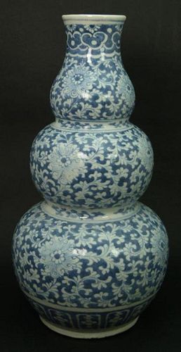 Old Chinese Blue and White Three Gourds vase, 34 cm high