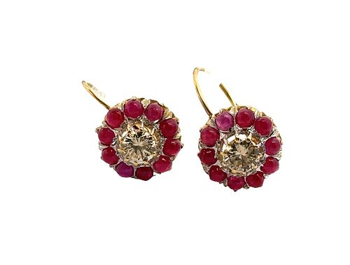 1.10 Cts Diamonds Earrings in 18k Gold with Rubies