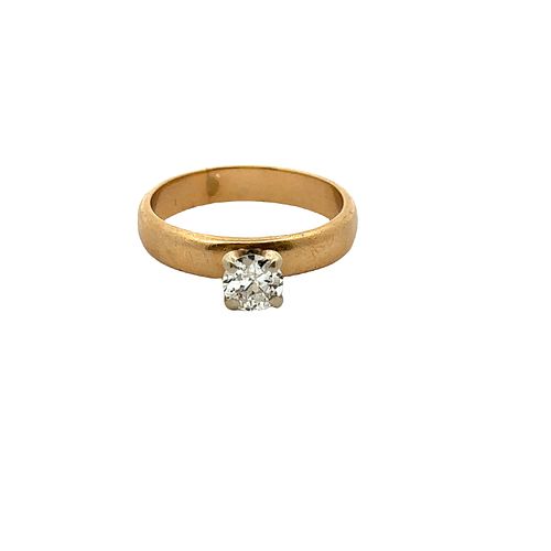 Solitaire 14k Gold Ring with Diamond