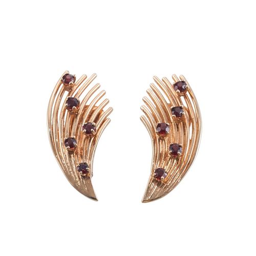 Van Cleef & Arpels Garnet 18k Gold Earrings